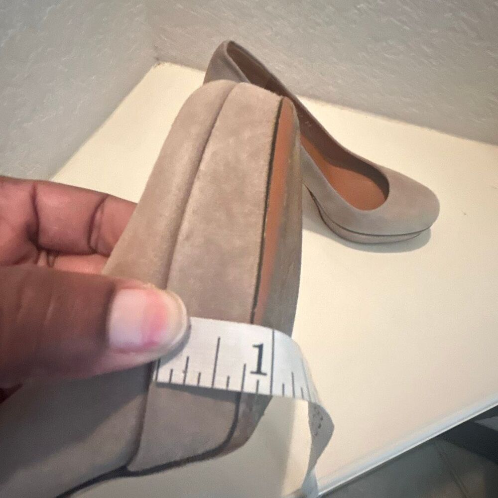 Gucci Women's Sz 36.5 Betty Platform Heels Taupe Suede Classic Minimalist Luxury - Picture 14 of 14